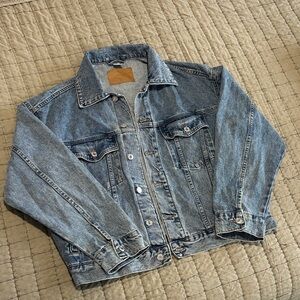 H&M Women’s Classic Blue Denim Jacket Size M